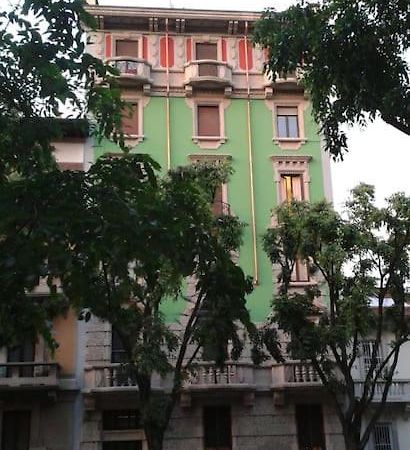 Monolocale Intimo Con Terrazzino Apartment มิลาน ภายนอก รูปภาพ