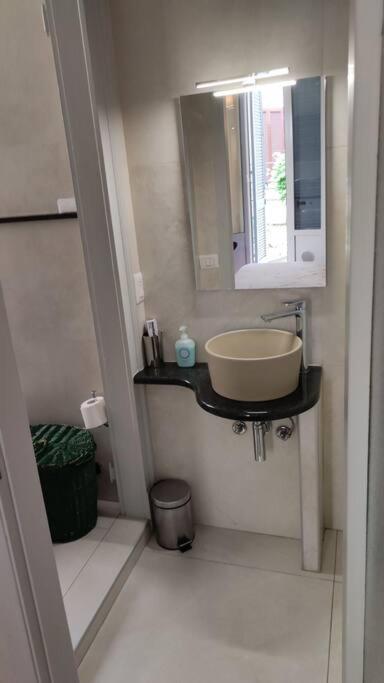 Monolocale Intimo Con Terrazzino Apartment มิลาน ภายนอก รูปภาพ